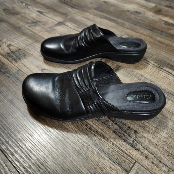Clarks Artisan slide on shoes soft leather black sz 8.5M b39 - Picture 4 of 7
